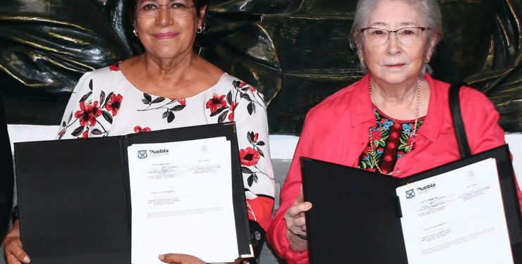 Por rescatar documentos históricos de Puebla