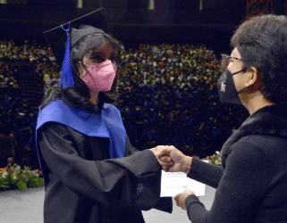 Preside rectora BUAP graduación de 540 alumnos