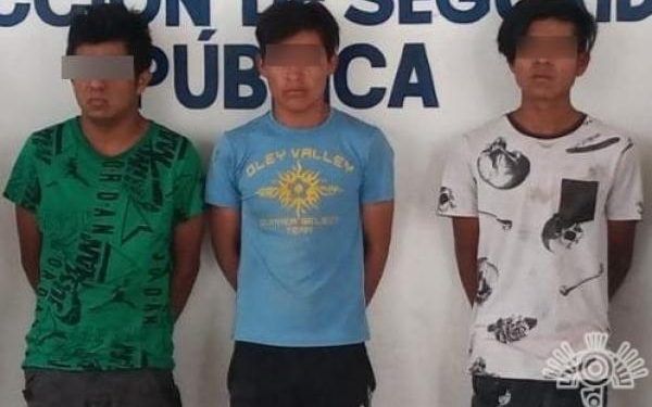 Caen tres presuntos asaltantes en colonia de Tehuacán 