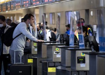 Cientos de vuelos cancelados en EE.UU. por falta de personal