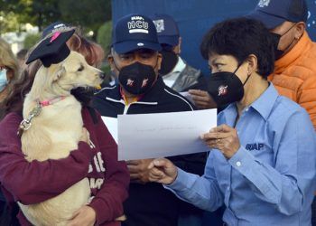 Celebra BUAP a los papás universitarios con una caminata perruna