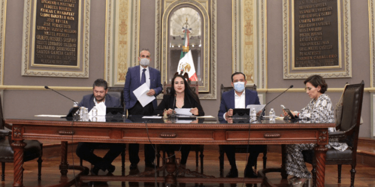 Recibe Congreso paquete de iniciativas del gobernador
