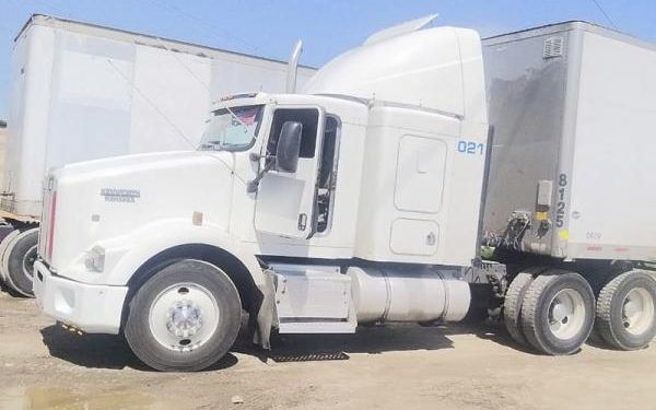 Recuperan tractocamión robado en la colonia El Conde