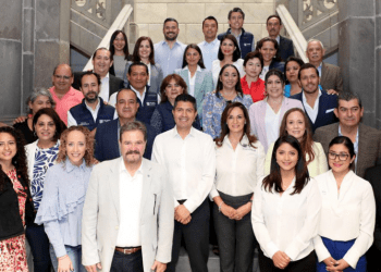 Presenta Eduardo Rivera informe por 240 días de gobierno