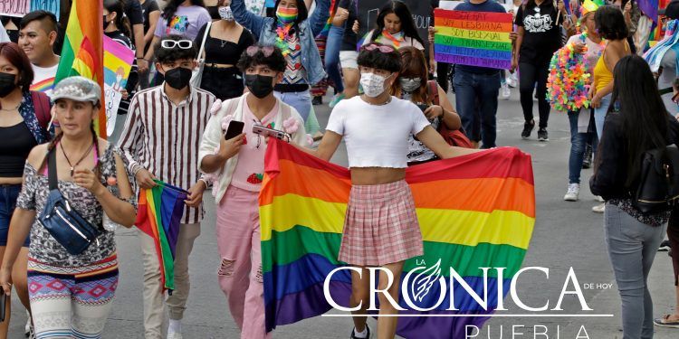 Visten de arcoíris calles de Puebla