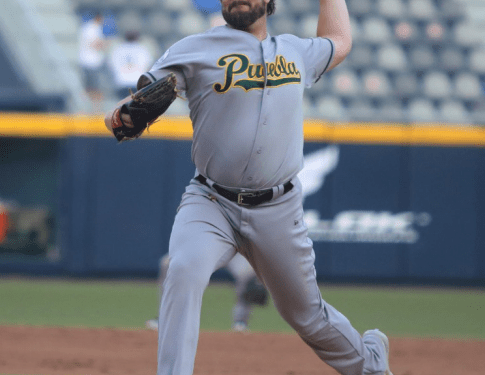 Se lleva la serie Pericos en Monterrey