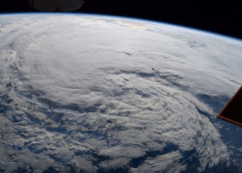 Envía NASA primer vuelo de satélites para monitorear huracanes
