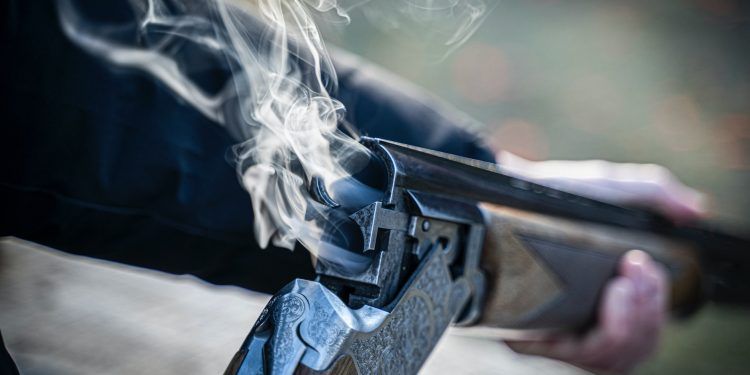 Nueva York eleva a 21 años la edad mínima para comprar rifles semiautomáticos