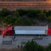 Habría dos poblanos entre los 50 migrantes hallados sin vida en Texas