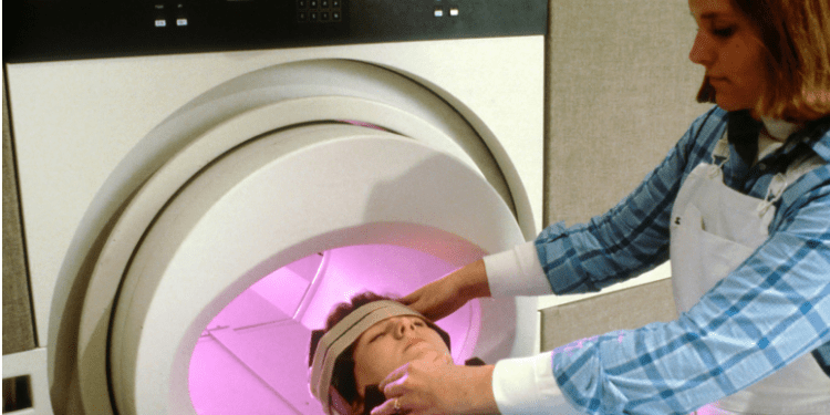 Llaman a atender síntomas de tumores cerebrales
