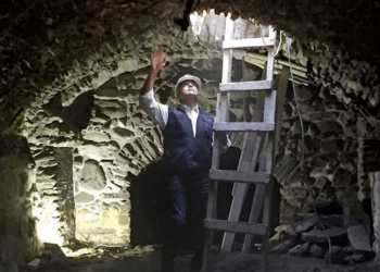 Cuesta 630 dólares cenar en cloaca peligrosa