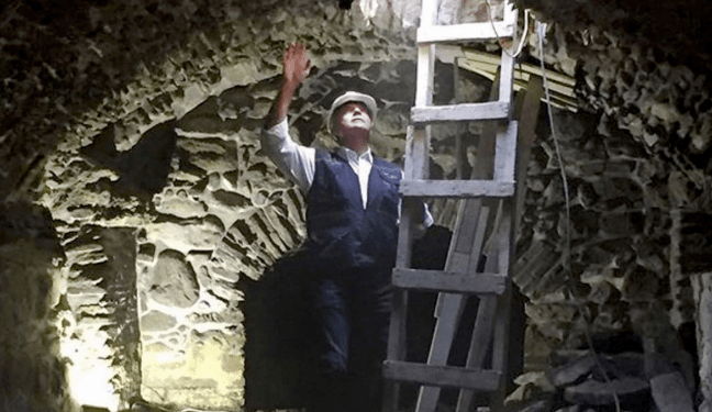 Cuesta 630 dólares cenar en cloaca peligrosa