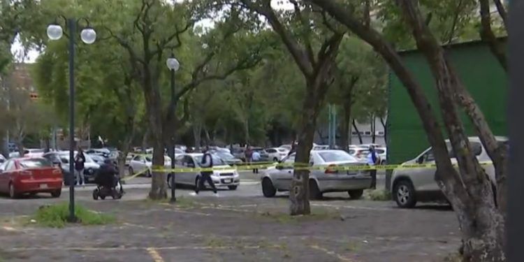 Murió alumno de la Facultad de Medicina de la UNAM tras lanzarse de edificio