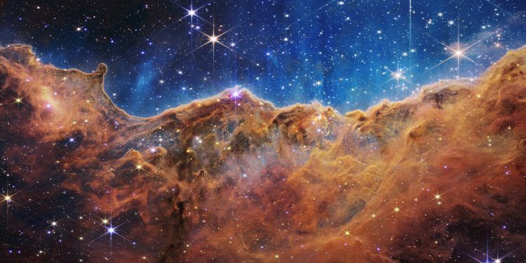 Imágenes del telescopio Webb revelan las primeras galaxias del Big Bang
