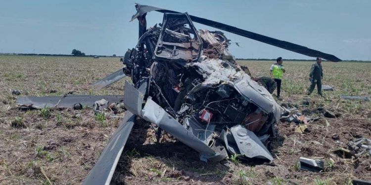 Se desploma helicóptero de Semar en Sinaloa; reportan 14 muertos