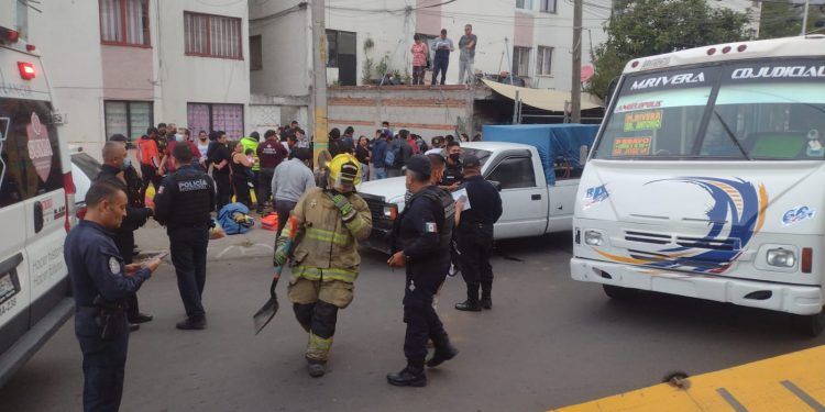 Choque de dos microbuses deja 13 heridos en la Rivera Anaya 