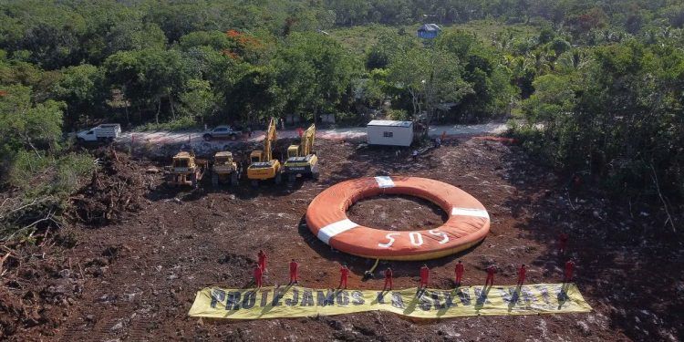 Greenpeace protesta contra reinicio de obras del Tren Maya