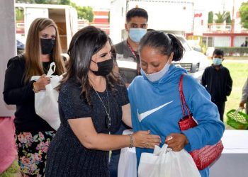 Norma Layón entrega más de 3 mil despensas en Texmelucan 