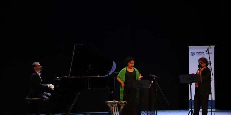 Concierto de Elisa Ávalos recauda más de una tonelada de comestibles para el Banco de Alimentos de Puebla