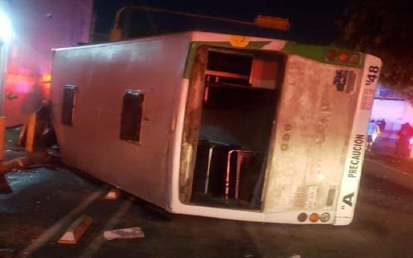 Muere segunda víctima por choque en Puebla; retiran concesión a Ruta Azteca involucrada