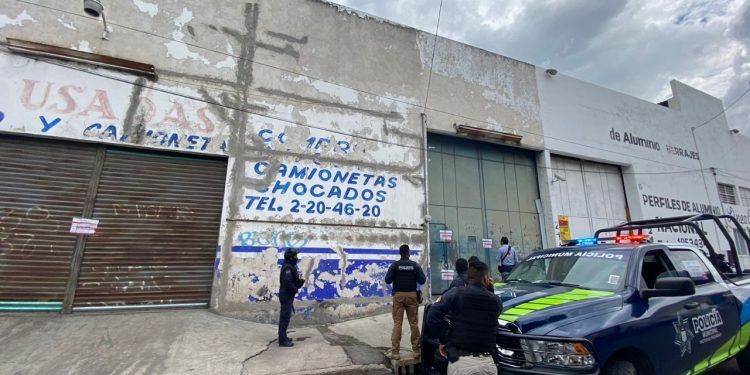 Clausuran 13 negocios de la 46 Poniente en Puebla por funcionamiento irregular