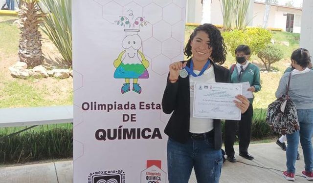 Estudiante de la Preparatoria Benito Juárez BUAP gana medalla de plata en Olimpiada Estatal de Química