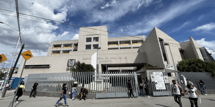 Ligero aumento en camas de hospital por COVID-19