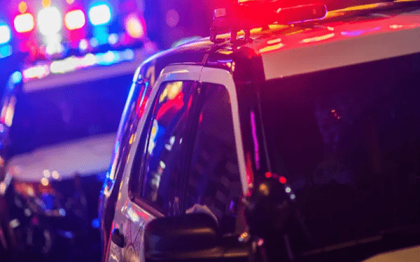Sujeto dispara arma de fuego desde su vivienda en Florida y se resiste a ser detenido