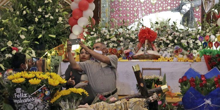Regresan feligreses a festejar al Señor de las Maravillas tras pandemia