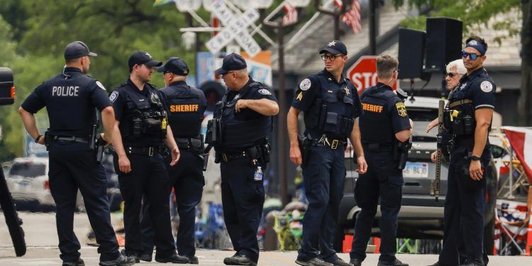 Murió un mexicano por tiroteo en Highland Park, Illinois