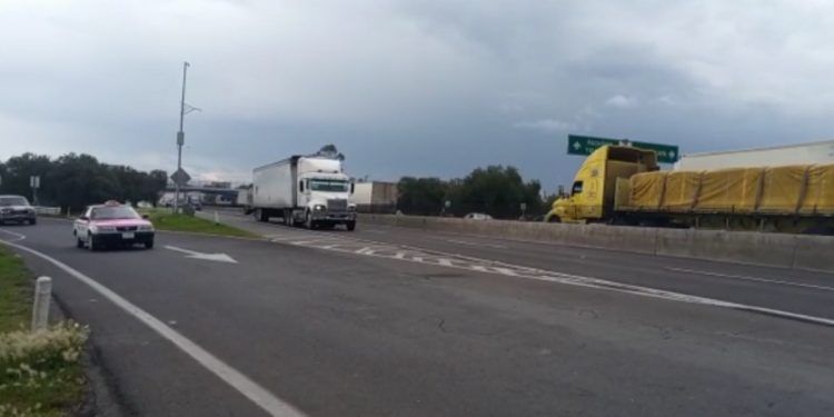 Tras ocho horas de bloqueo, liberan la autopista México-Pachuca