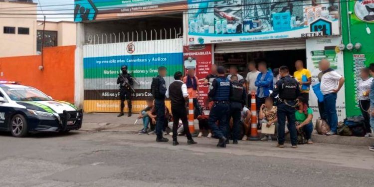 Rescata la SSC a 21 migrantes