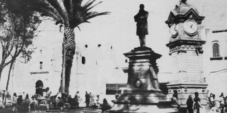 IN MEMORIAM / DEL PASEO NUEVO AL PASEO VIEJO