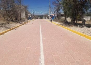 Entrega gobierno vialidades en Acatzingo, Tecamachalco y Tehuacán