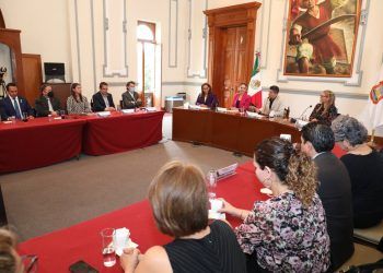 Se reúne Eduardo Rivera con representantes de clubes rotarios