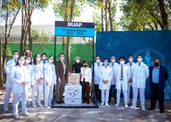 Coloca rectora de la BUAP primera piedra del Centro de Simulación y Desarrollo de Habilidades Clínicas