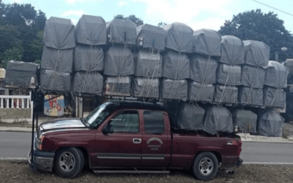 Camioneta con más de 20 ataúdes es robada en Tecamachalco
