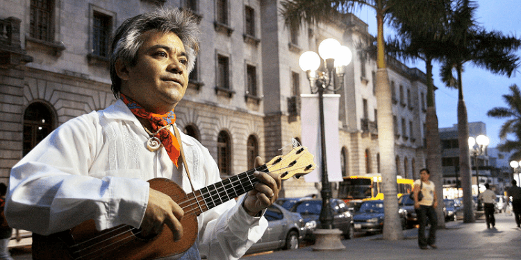 En archivo de Catedral vive un canto indígena