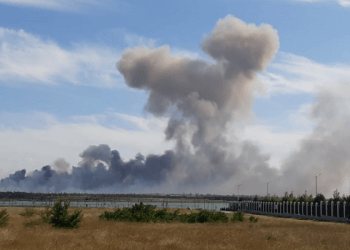 Confirma Rusia explosiones en aeródromo militar en Crimea