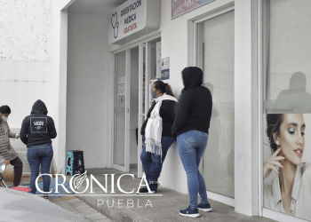 Respalda gobernador labor de consultorios aledaños a farmacias
