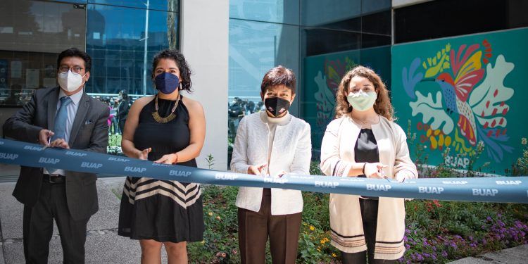 Inaugura rectora de la BUAP el jardín para colibríes Xanat Chu Jun