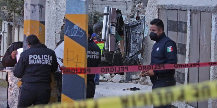 Mueren dos personas en Mayorazgo al impactar su vehículo contra un muro
