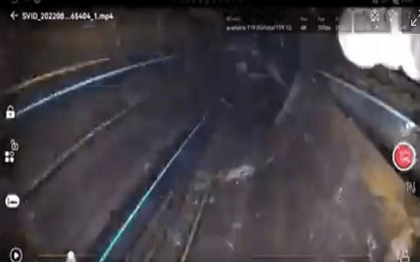 Descienden drone y rescatista por pozo para ubicar a mineros atrapados en Coahuila