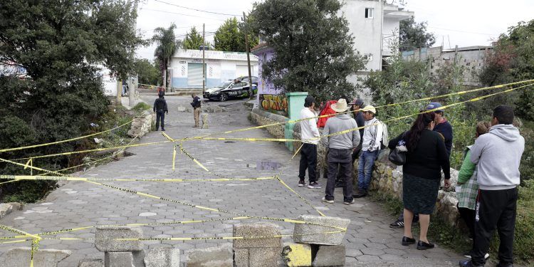 Cierran el paso a puente entre San Miguel Espejo y Xonacatepec ante desgajamiento