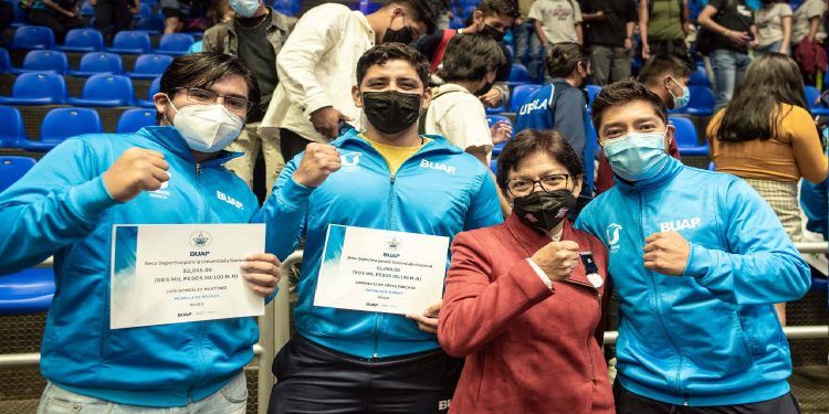 Reconoce Lilia Cedillo a deportistas destacados de la BUAP