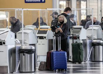 Eliminará Canadá restricciones por COVID-19 para entrada de viajeros al país
