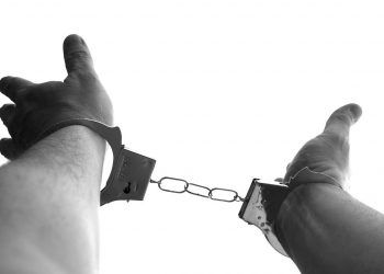 Sentencian a 10 años de prisión a sujeto que violó a su hijastra