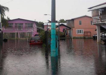 Huracán Fiona deja sin agua ni luz a Puerto Rico