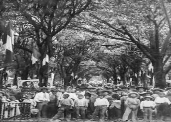 IN MEMORIAM / FIESTAS PATRIAS EN EL ZÓCALO DE LA ANGELÓPOLIS