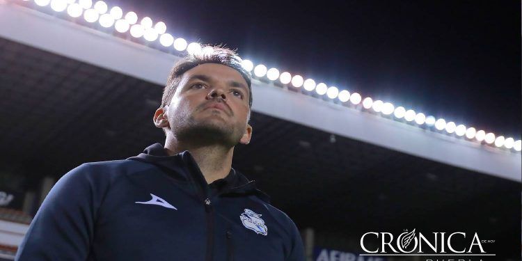 Nicolás Larcamón deja de ser el director técnico del Puebla